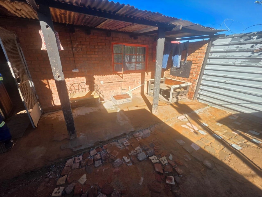 2 Bedroom Property for Sale in Roodepan Northern Cape